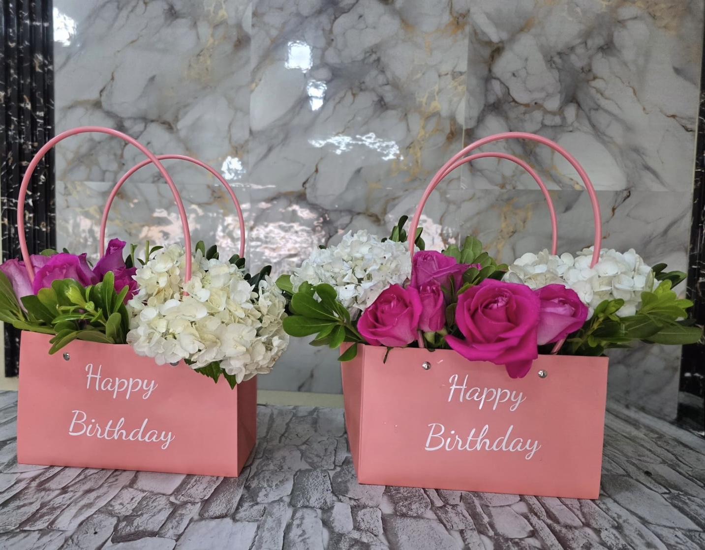 Bolsitas Happy Birthday con hortensias y rosas